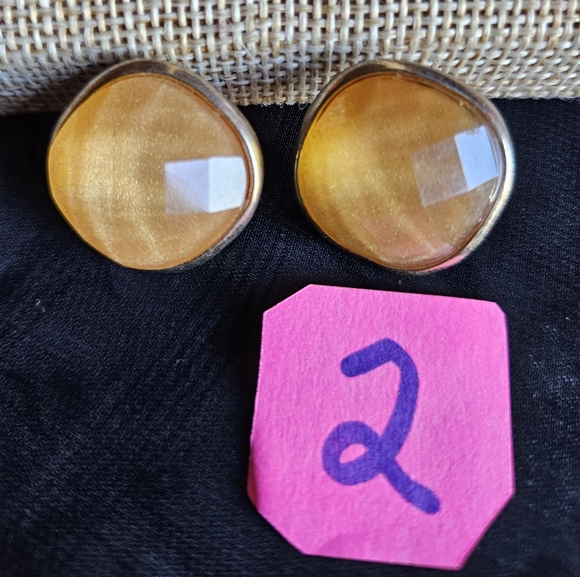 Gorgeous earrings - Picture 2 of 3